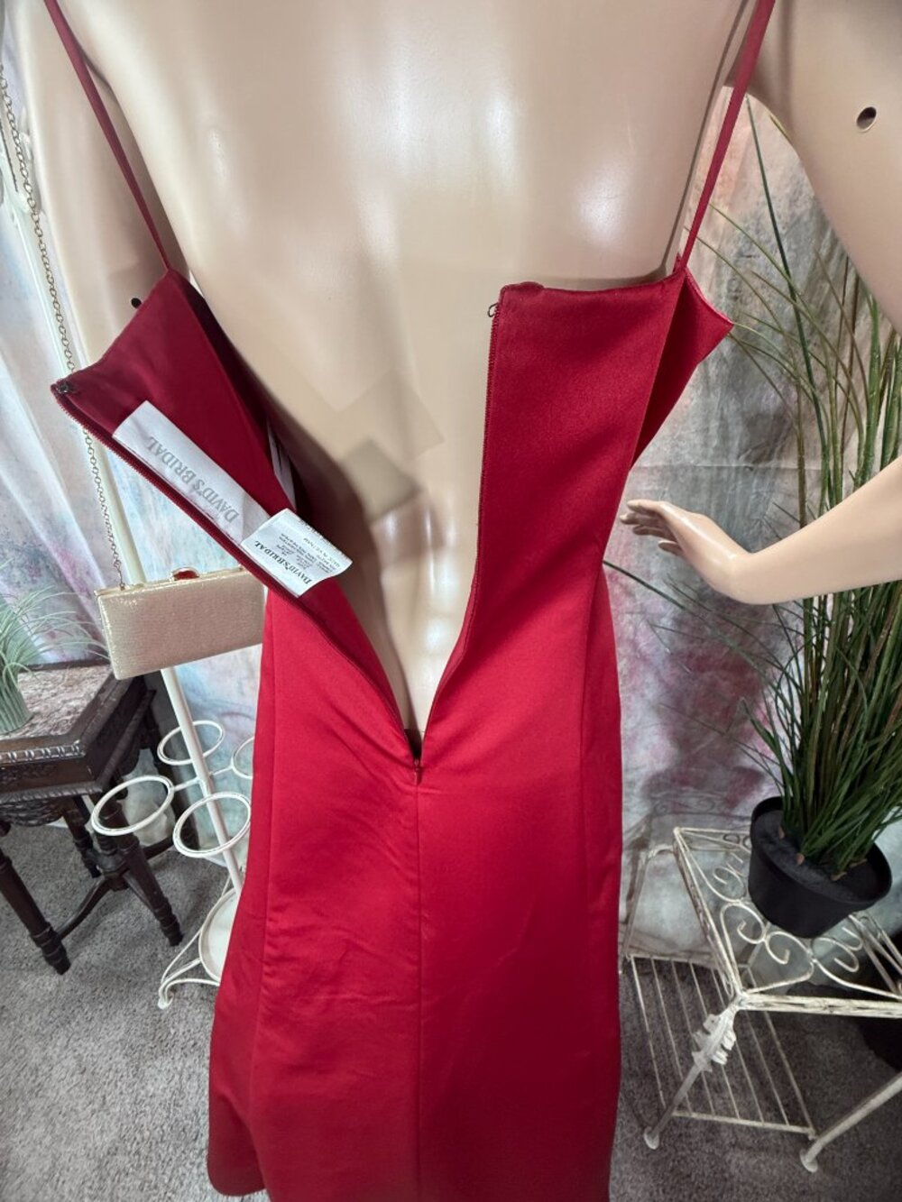 📌 David's Bridal Apple Red Satin Trumpet Prom - Bridesmaid - Formal Night Gown - Picture 10 of 16